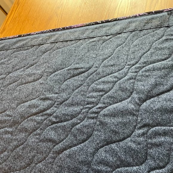 Handmade Batik quilt wall hanging or table topper - Picture 9 of 16